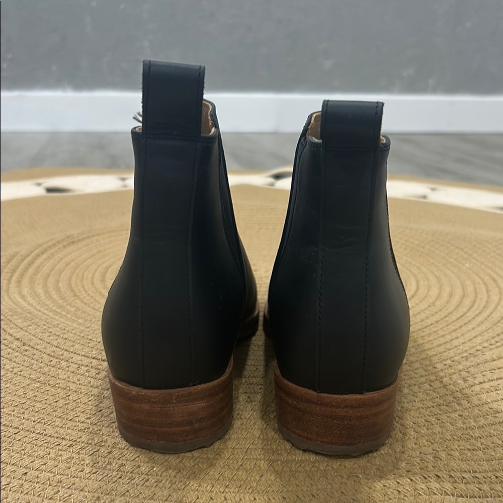 Nisolo Everyday Chelsea Boot - Picture 3 of 15